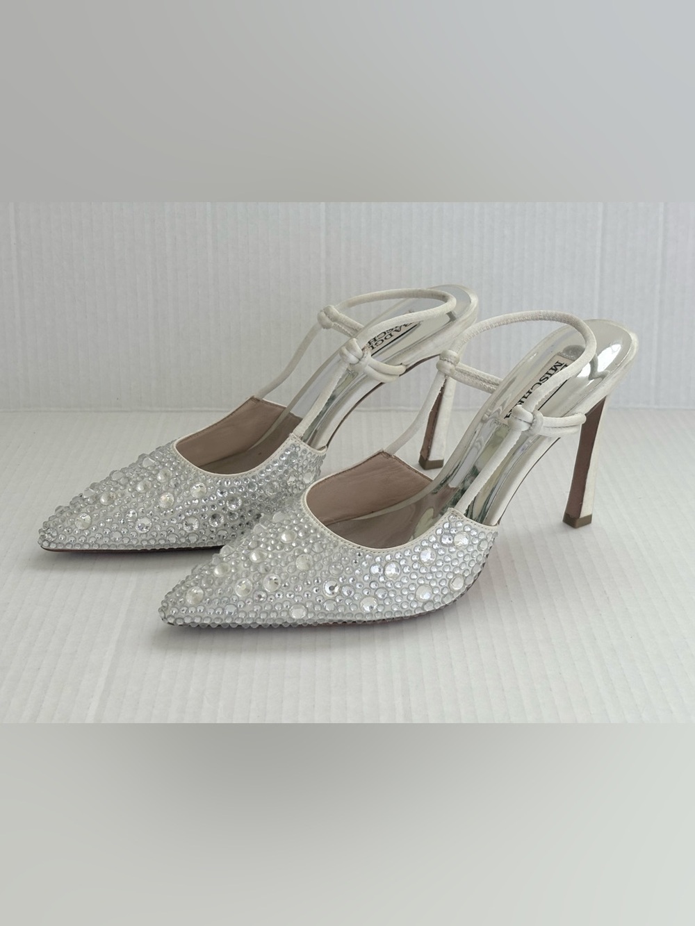 Badgley Mischka "Maine" Cream Crystal Pointed Toe Slingback High Heel Pump Sz 8
